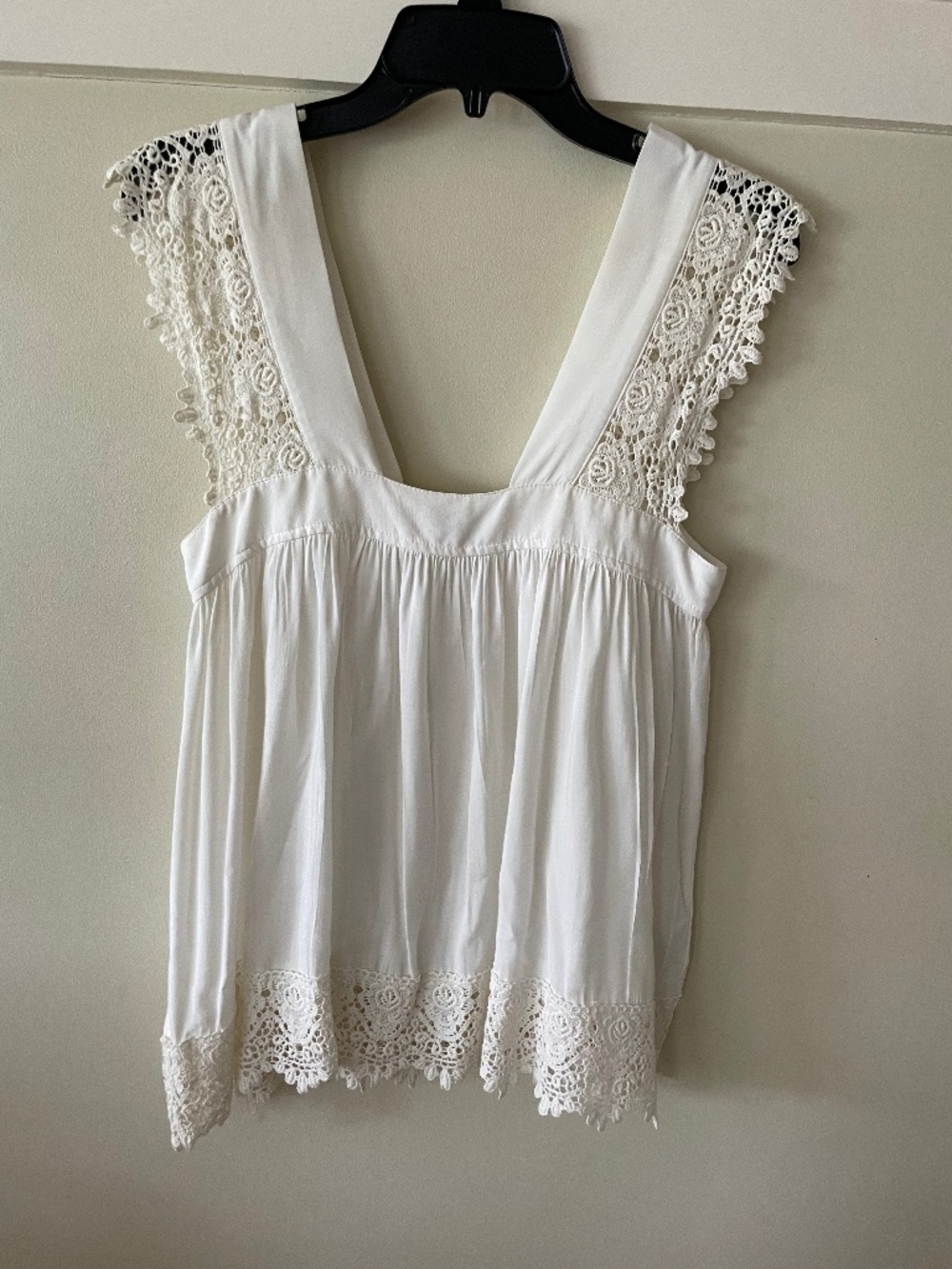 PAZZO Sleeveless Lace Flutter Strap Babydoll Top White l size S